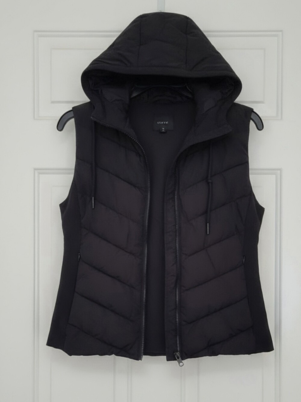 Love Tree Black Quilted Hooded Puffer Vest - Sleeveless Small